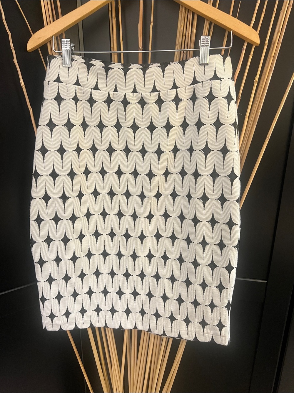 Renee C. Black and White Geometric Knit Pencil Skirt